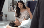 Lần đầu thấy Bi Rain thoải mái đụng chạm Kim Tae Hee, thân mật, tình như ở nhà