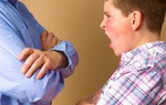 Khi con nói hỗn với cha mẹ