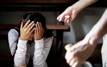 Bị chồng đánh, người vợ cần thực hiện những biện pháp pháp lý gì?