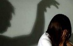 Nhân viên trường học bị tạm giữ hình sự vì dâm ô nữ sinh lớp 9