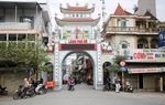 Hà Nội: Lập chốt kiểm soát người ra vào ổ dịch có 233 F0 ở phường Phú Đô