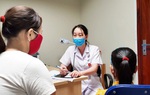 Con gái 7 tuổi dậy thì sớm vì phụ huynh bật đèn khi ngủ nhiều năm