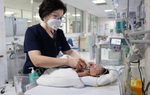 Bé 2 ngày tuổi ngộ độc sái thuốc phiện