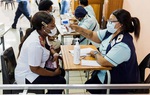 "Cơn địa chấn" mang tên Omicron và làn sóng dịch Covid-19 mới
