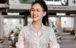 Bà Sa "Hương Vị Tình Thân" ngoài đời "tay chơi" khác hẳn cô bán quạt trong phim mới