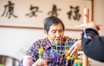 Trung Quốc có chính sách mới khuyến khích con sống cùng cha mẹ già