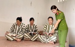 Nghệ thuật cảm hóa người lầm lỡ của nữ quản giáo 