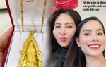 Phạm Hương tặng dây chuyền cho mẹ trong dịp sinh nhật