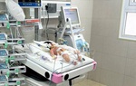 Bé 13 ngày tuổi bị suy đa tạng vì uống thuốc Nam trị viêm da