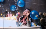 Văn Mai Hương an ủi cô nàng độc thân mùa Giáng sinh