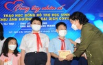 Trao 130 suất học bổng cho trẻ bị ảnh hưởng do Covid-19