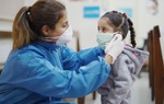Nghiên cứu: Trẻ em có nhiều khả năng lây truyền virus SARS-CoV-2 cho người khác