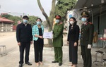 Hội LHPN tỉnh Bắc Ninh: Động viên, tặng quà các chốt kiểm dịch