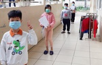28 học sinh, phụ huynh đầu tiên trường Tiểu học Xuân Phương được về nhà đón Tết