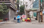 Hà Nội: Phong tỏa 1 ngôi nhà và 2 quán cà phê do liên quan đến ca nhiễm Covid-19