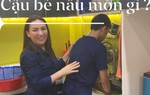 Hậu tố Hồ Văn Cường "không dạy được", Phi Nhung mãn nguyện khi con thay đổi, vào bếp phụ mẹ