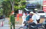 Nữ cán bộ y tế trực chốt kiểm soát Covid-19 tử vong trên đường về nhà 