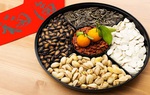 Sắm Tết 2021: Tất cả các bí kíp lựa chọn, bảo quản các loại hạt khô nhâm nhi ngày Tết 