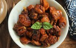 Gà om nước tương, húng quế đậm đà trôi cơm