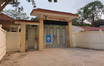 Uống nước miễn phí trước cổng trường, 9 học sinh có biểu hiện đau bụng, buồn nôn