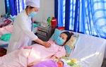 Cứu sản phụ 24 tuổi bị sa dây rốn