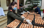 Hội Phụ nữ Bộ Công an chung tay "giải cứu" nông sản Hải Dương