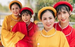 Ca sĩ chuyển giới Lynk Lee khoe ảnh chụp cùng mẹ, fan tấm tắc khen