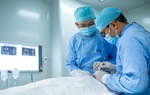 Phụ nữ đang mang thai cần thận trọng khi niềng răng