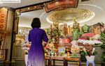 TPHCM: Người dân dâng hương tưởng nhớ các Vua Hùng trước ngày Giỗ Tổ