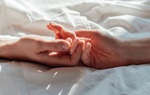 Quai bị quan hệ tình dục có sao không? Có cần kiêng không?