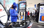 Giá xăng dầu tiếp tục tăng gần 500 đồng/lít