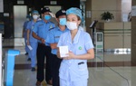 Những hình ảnh đặc biệt tại điểm bầu cử đang điều trị cho hơn 300 bệnh nhân Covid-19