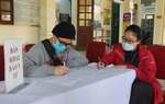 Nữ nhân viên Trạm Y tế xã bị phạt do không tiếp nhận khai báo của người dân về từ vùng dịch
