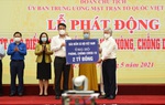 BHXH Việt Nam trao 2 tỷ đồng ủng hộ phòng chống dịch Covid-19