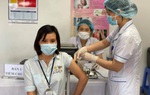 Tiêm vaccine ngừa Covid-19 cho công nhân ở Bắc Ninh