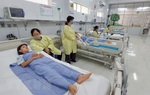 6 trẻ nhập viện nghi ngộ độc thực phẩm sau bữa trưa, 1 trẻ tử vong