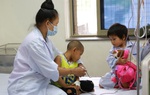 Người phụ nữ dân tộc sửng sốt khi 3 mẹ con cùng bị tan máu bẩm sinh