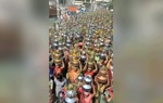 Hàng nghìn phụ nữ Ấn Độ dâng nước thiêng để “ngăn Covid-19”