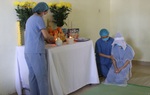 Mẹ mất ở tuổi ngoài 50, nữ điều dưỡng quê Nam Định đành chịu tang trong khu cách ly