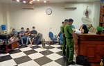 Hà Nam: Bất chấp dịch bệnh, quán karaoke vẫn phục vụ 20 khách hát
