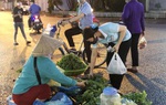 Nỗi lo dịch Covid-19 chồng lên nỗi lo tiền bạc của nữ công nhân 