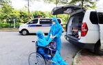 Nữ bệnh nhân Covid-19 có phổi đông đặc tưởng không qua khỏi đã xuất viện