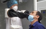 Chuyên gia nói gì về buồng lấy mẫu xét nghiệm Covid-19?