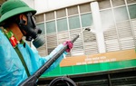 Phun hóa chất khử khuẩn lần thứ 2 ở địa bàn có ca nhiễm Covid-19 nhiều nhất TPHCM