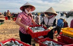 Người Quảng Bình quyên góp cá ủng hộ vùng dịch  TPHCM