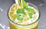 Cho thêm chút sả vào ly trà đào cam sả, công dụng chống dịch vô cùng hiệu nghiệm