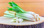 Tụt huyết áp, đau dạ dày vì tự chữa Covid-19 tại nhà