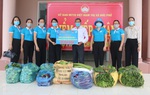 Hội LHPN tỉnh Quảng Ngãi trao tặng 100 triệu đồng cho phụ nữ nghèo vùng tâm dịch 