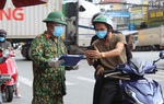 Bình Dương: Quân đội cung ứng lương thực cho người dân 11 phường “khóa chặt, đông cứng”
