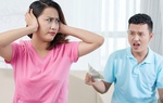 Vợ chồng căng thẳng vì ở nhà sang